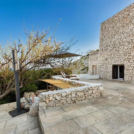 La Mecca Villa